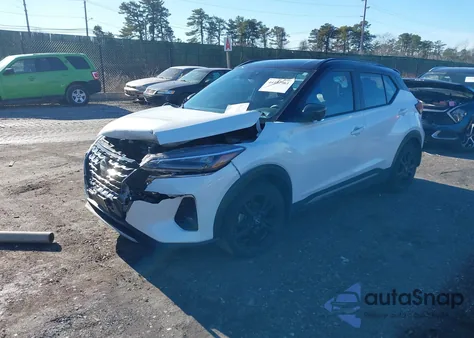 2022 Nissan Kicks Sr Xtronic Cvt z USA, uszkodzony, nr VIN 3N1CP5DV3NL529371